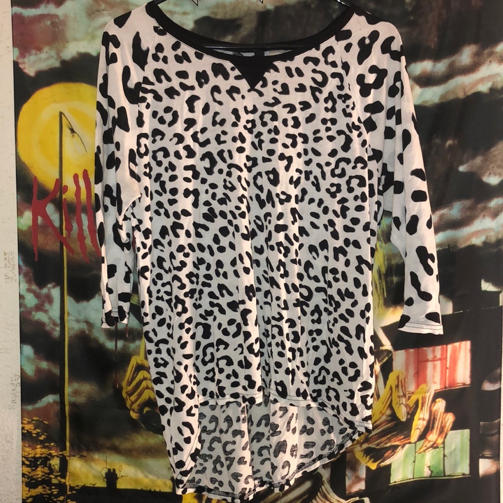 White Leopard print Divided Black H&M Shirt